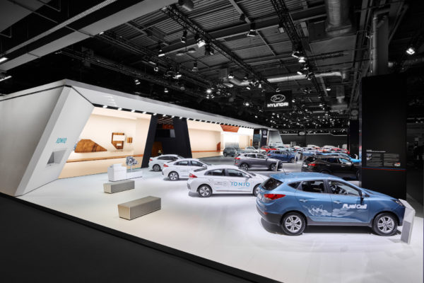 STAND FIERE HYUNDAI PARIGI 16 8