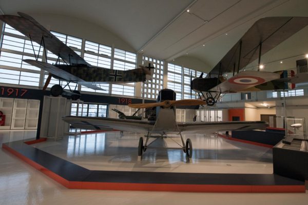 ALLESTIMENTO--Musée-de-l’Air-et-de-l’Espace-Le-Bourget-Paris-UFFICIALI-1