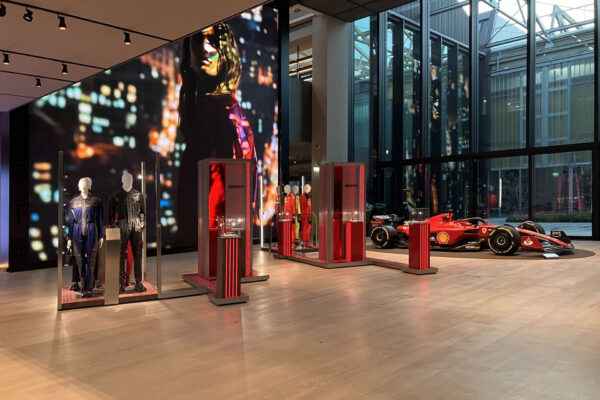 LUXOTTICA HALL FERRARI 35